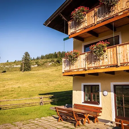 Almhaus Alpenrose Postalm Lodge